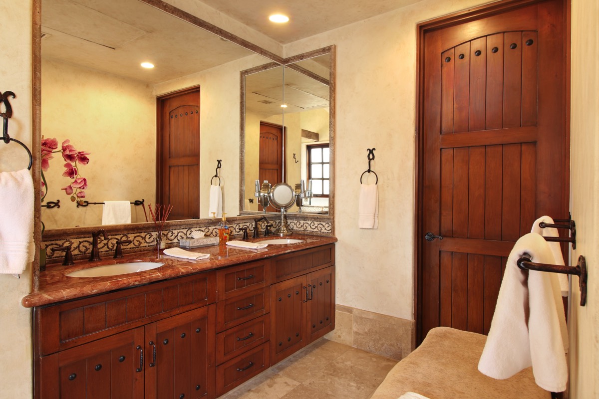 Los-Cabos-Luxury-Real-Estate-Photogrpahy-Casa-Suenos-07-Guest-bathroom-1
