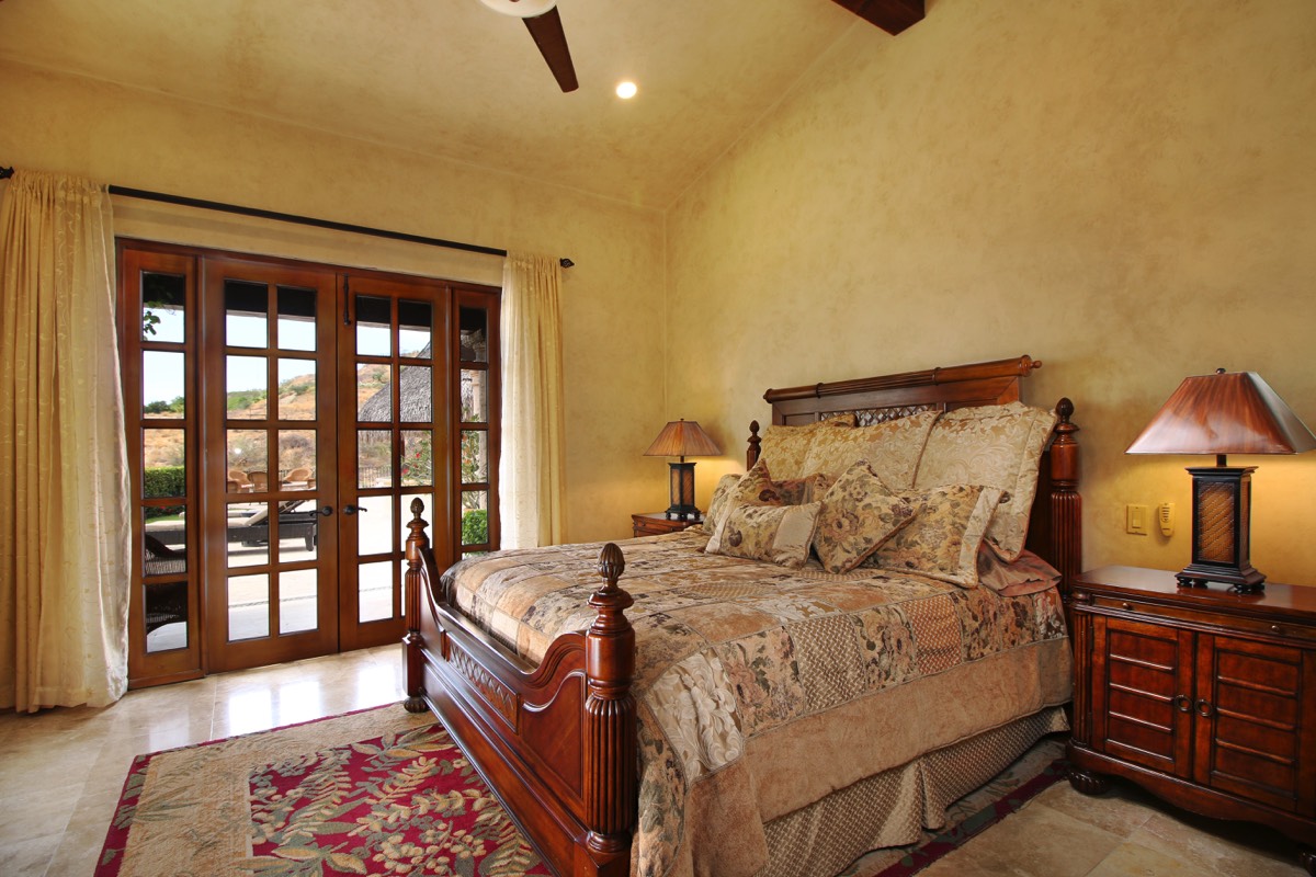 Los-Cabos-Luxury-Real-Estate-Photogrpahy-Casa-Suenos-09-Guest-bedroom-1