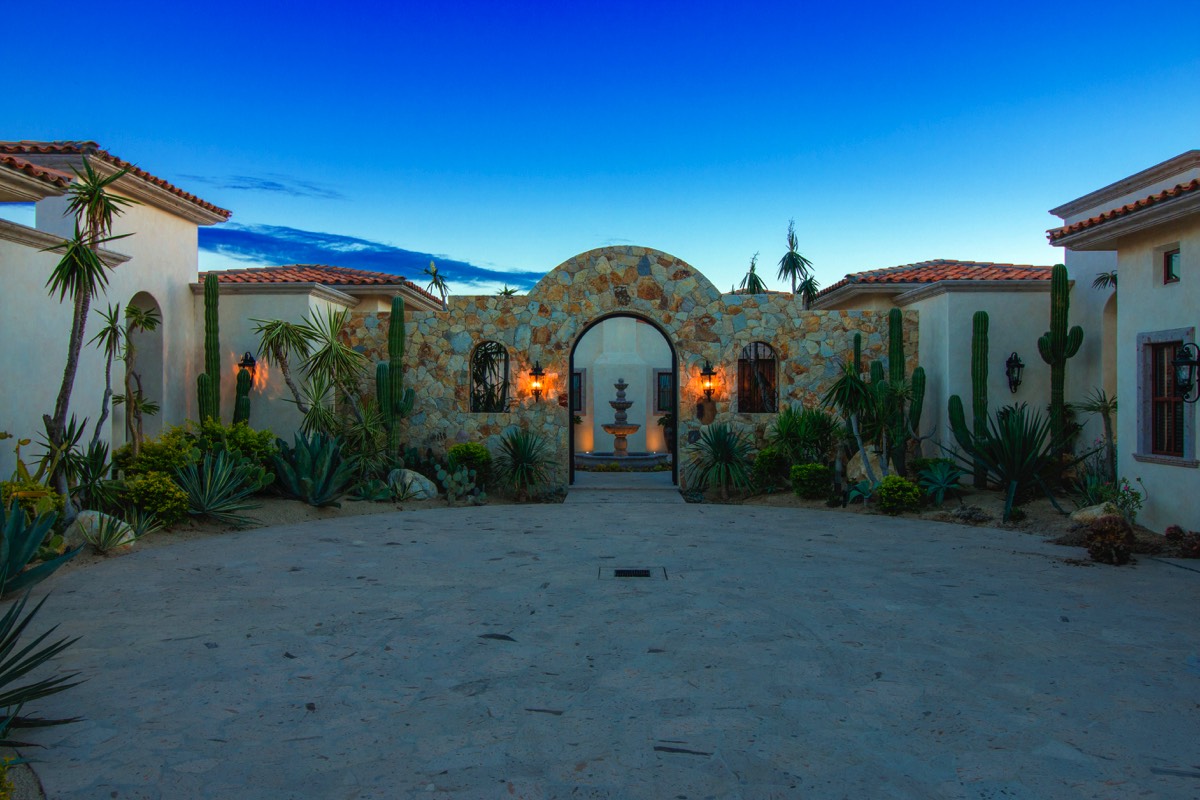 Los-Cabos-Luxury-Real-Estate-Photogrpahy-Casa-Vista-Bonita-16-Front