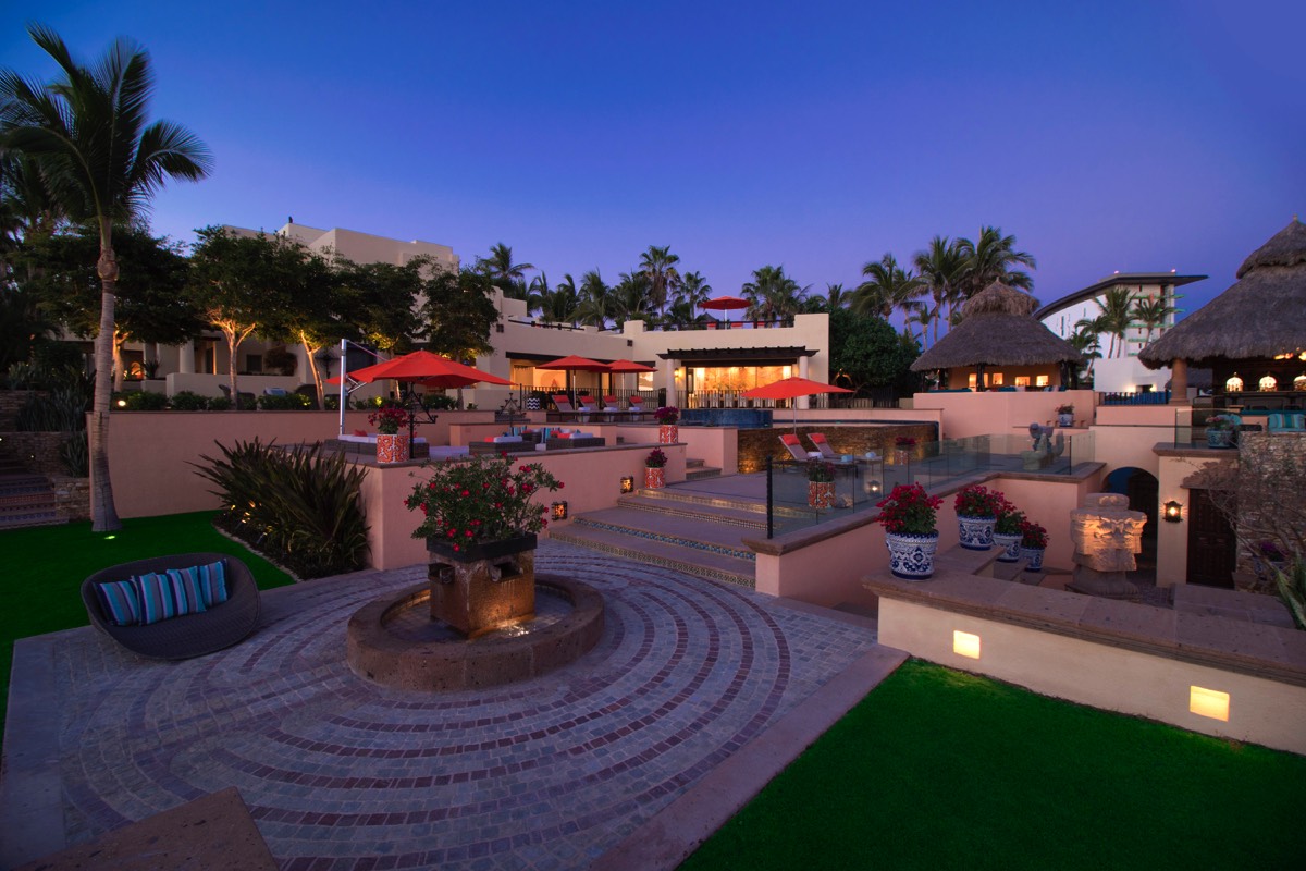 Los-Cabos-Luxury-Real-Estate-Photogrpahy-Casa-Noble-04-Courtyard