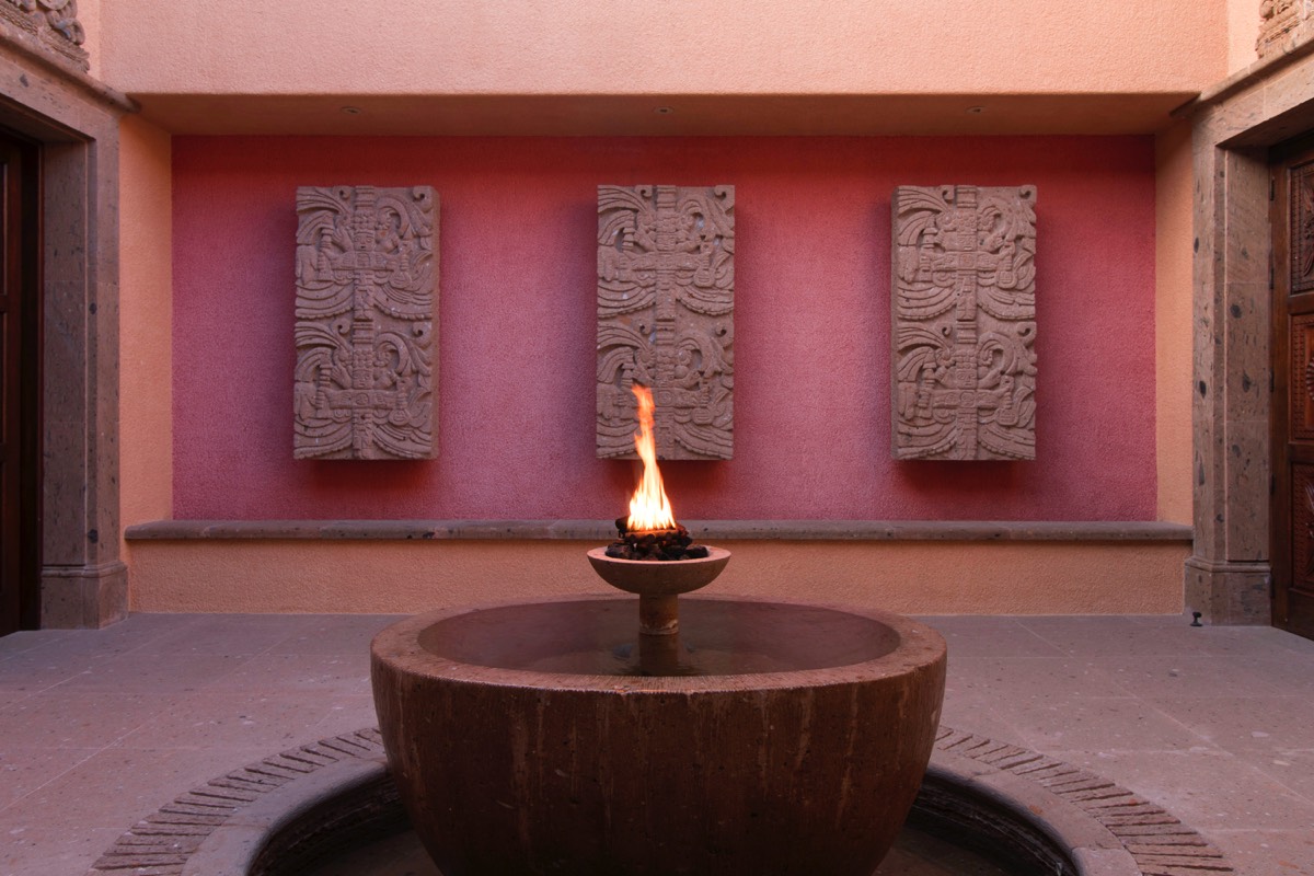 Los-Cabos-Luxury-Real-Estate-Photogrpahy-Casa-Noble-09-Fire-Fountain