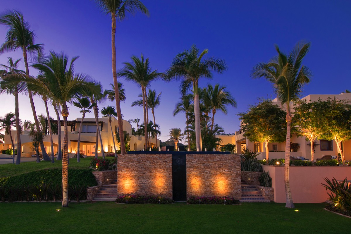 Los-Cabos-Luxury-Real-Estate-Photogrpahy-Casa-Noble-18-Palm-Garden